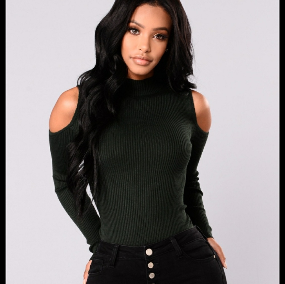 Fashion Nova cold shoulder sweater large NWT